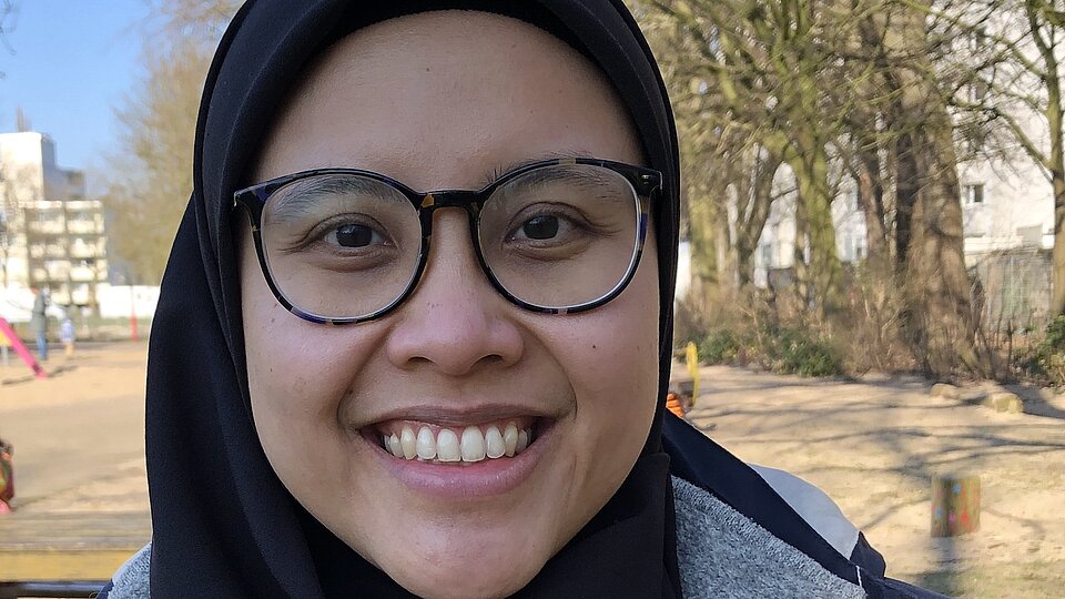 Porträt von Indah Indyrastuti