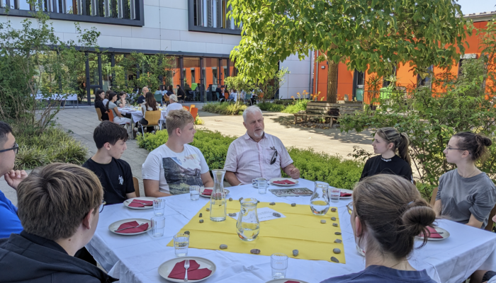 Die Mitglieder des MGH Freilassing im Gespräch. (MGH Freilassing) Die Mitglieder des MGH Freilassing im Gespräch. (MGH Freilassing)