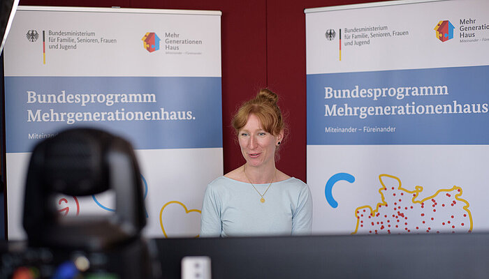 Moderatorin Teresa Sickert beim Fachtag