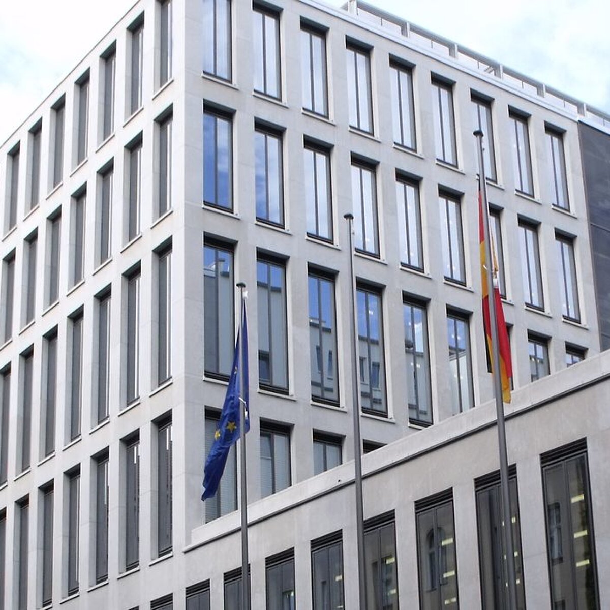 Außenansicht der Bundesministeriums für Familie, Senioren, Frauen und Jugend. 