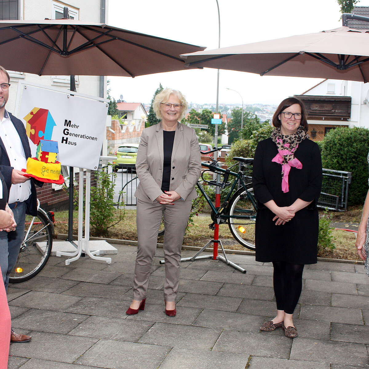 Foto: Helga Kristina Kothe Gruppenfoto mit Bundesfamilienministerin Lambrecht