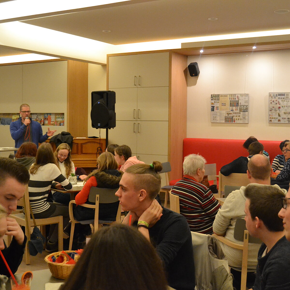 Pubquiz mit altersgemischten Rategruppen