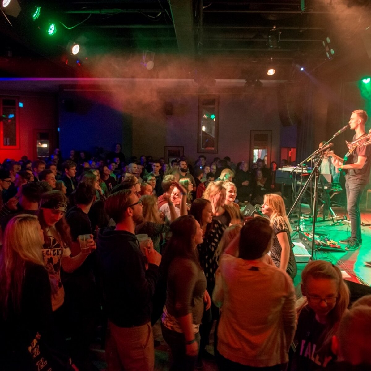 Konzert der Band Janka Hanka mit großem Publikum