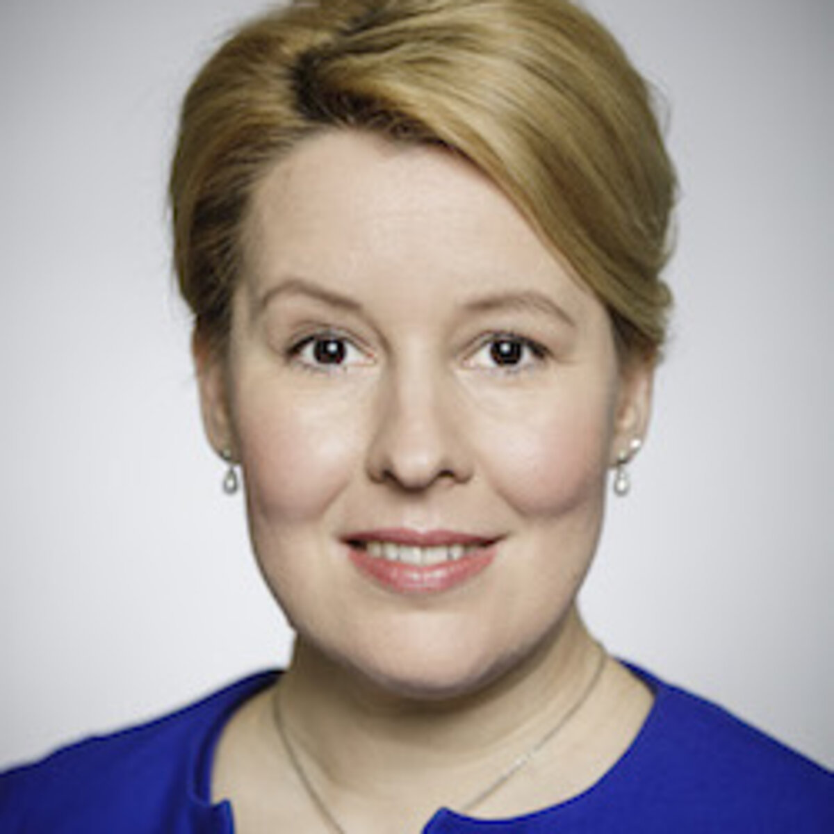 Porträtfoto Franziska Giffey