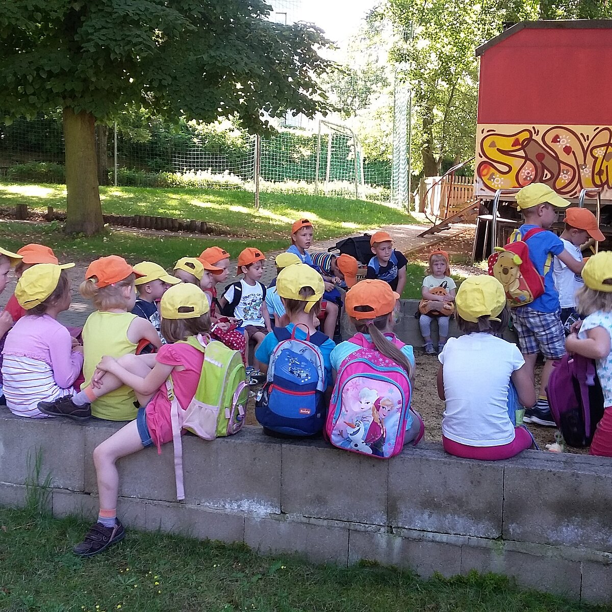 Kindergarten fühlt sich wohl