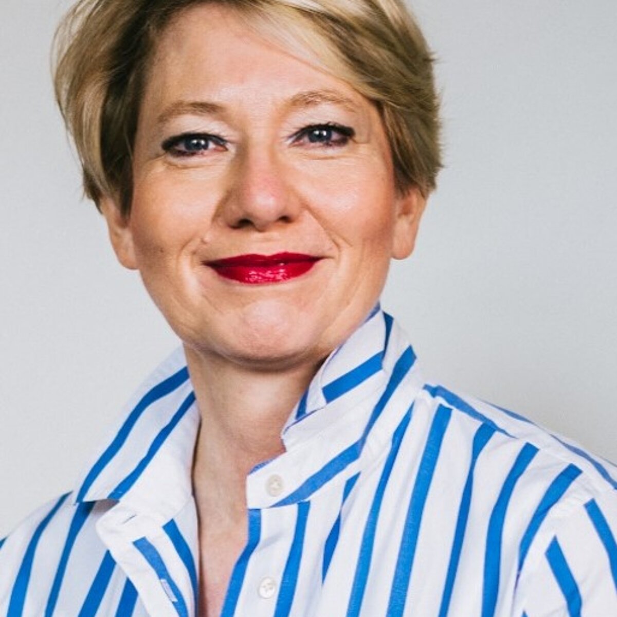 Porträtfoto von Prof. Dr. Claudia Neu