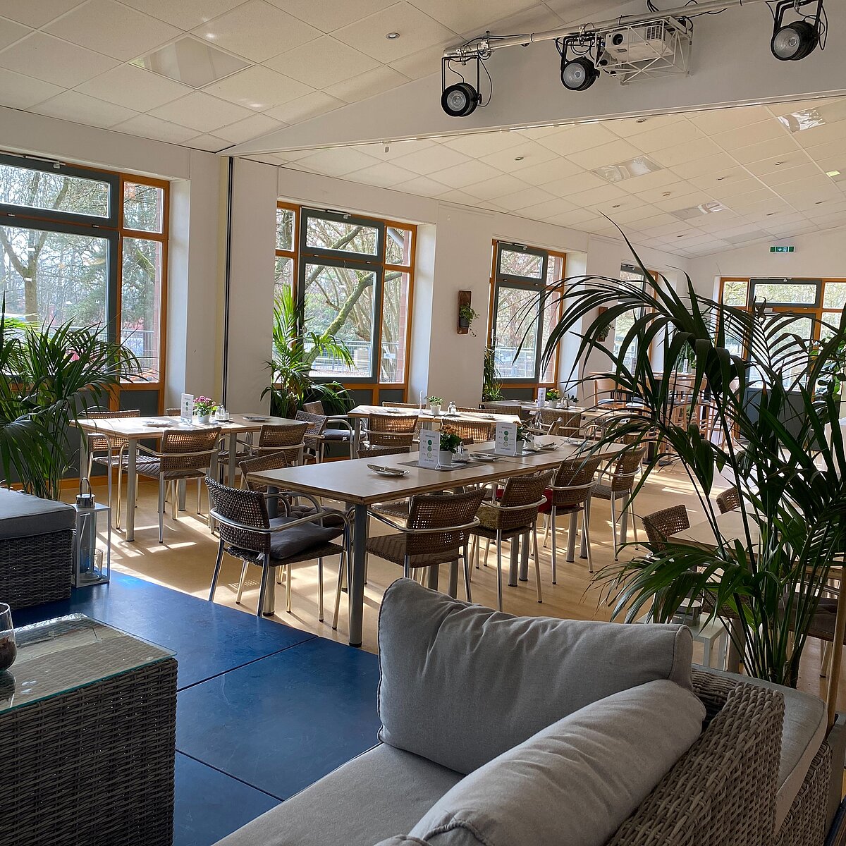 Café und Saal